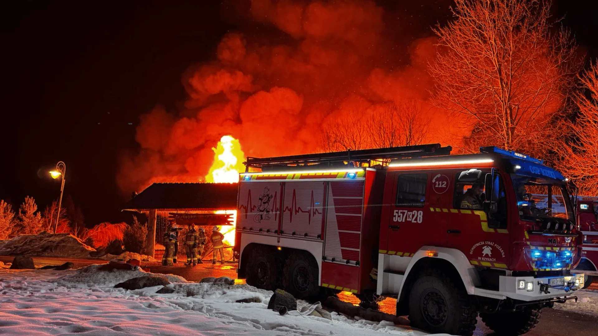 Dramatyczna noc w małopolskiej karczmie. Wesele przerwane przez żywioł