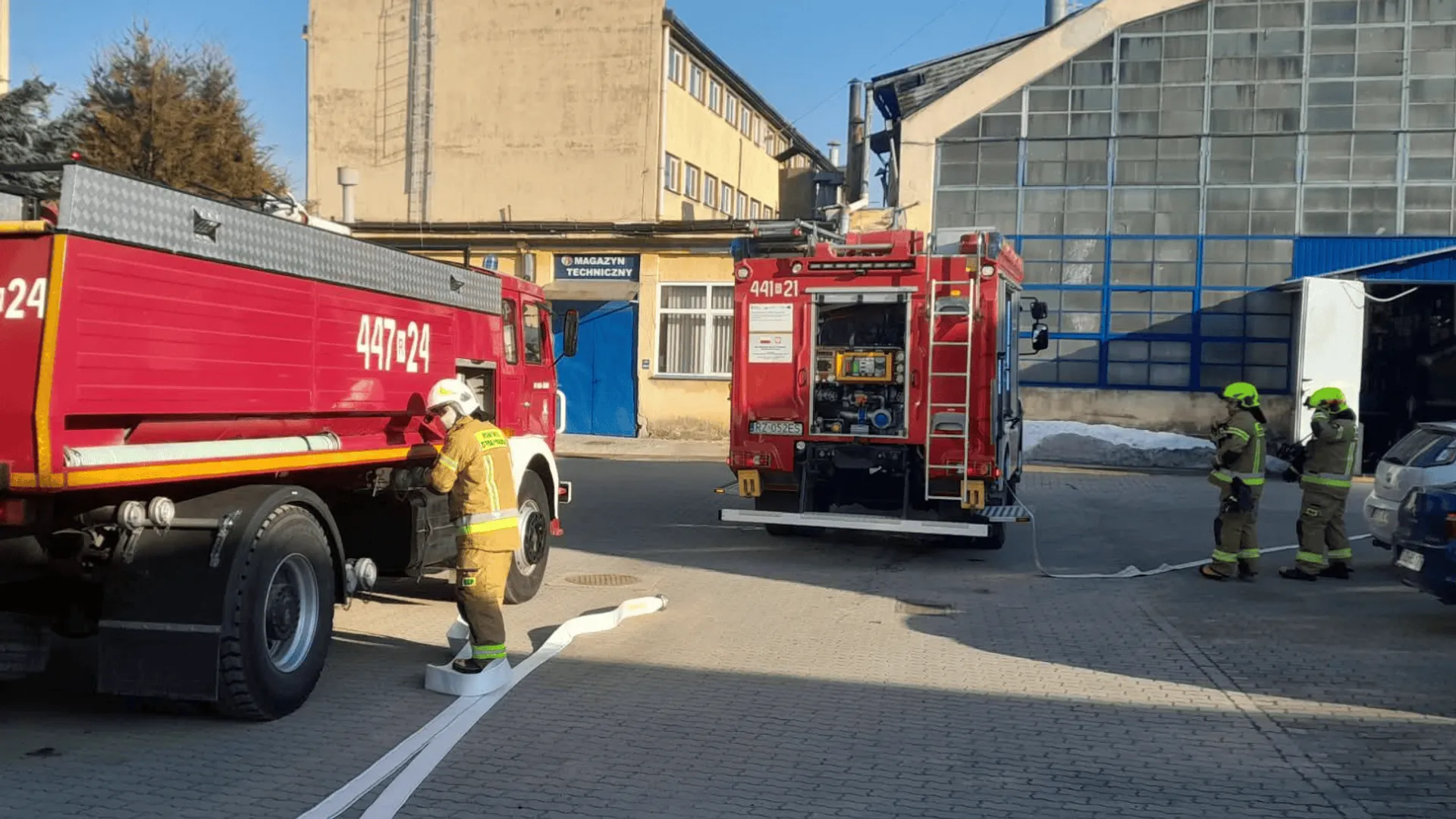 Pożar w hucie szkła w Jaśle, fot. OSP Jasło-Żółków/Facebook