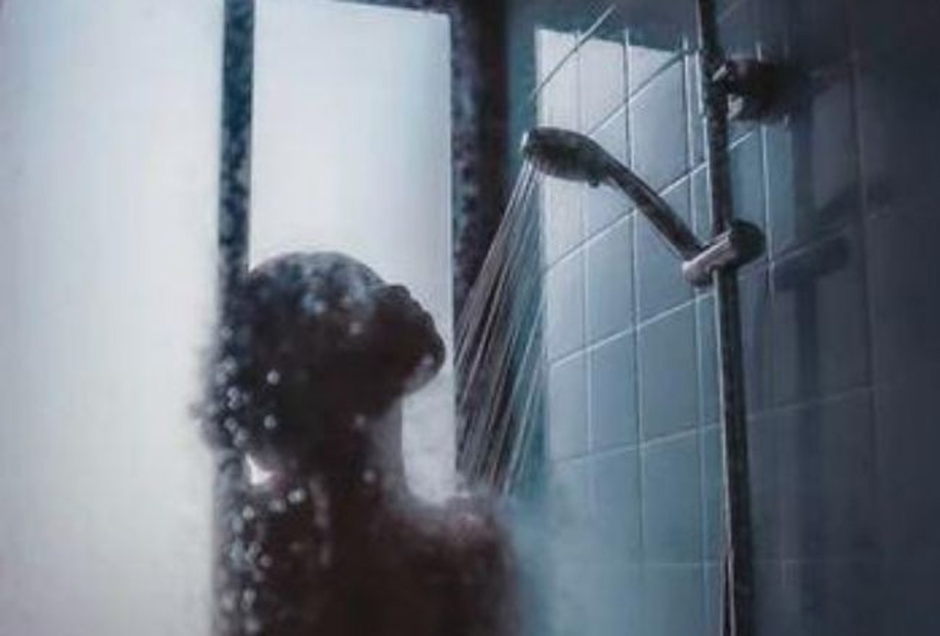 kobieta prysznic