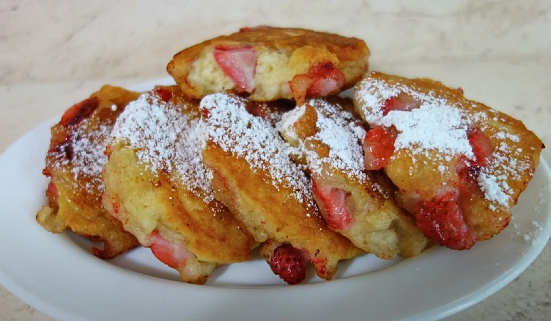 racuchy z truskawkami