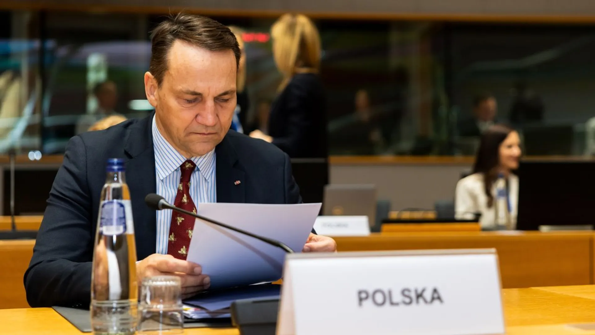 Brytyjczycy ujawniają telefon R. Sikorskiego do Białego Domu