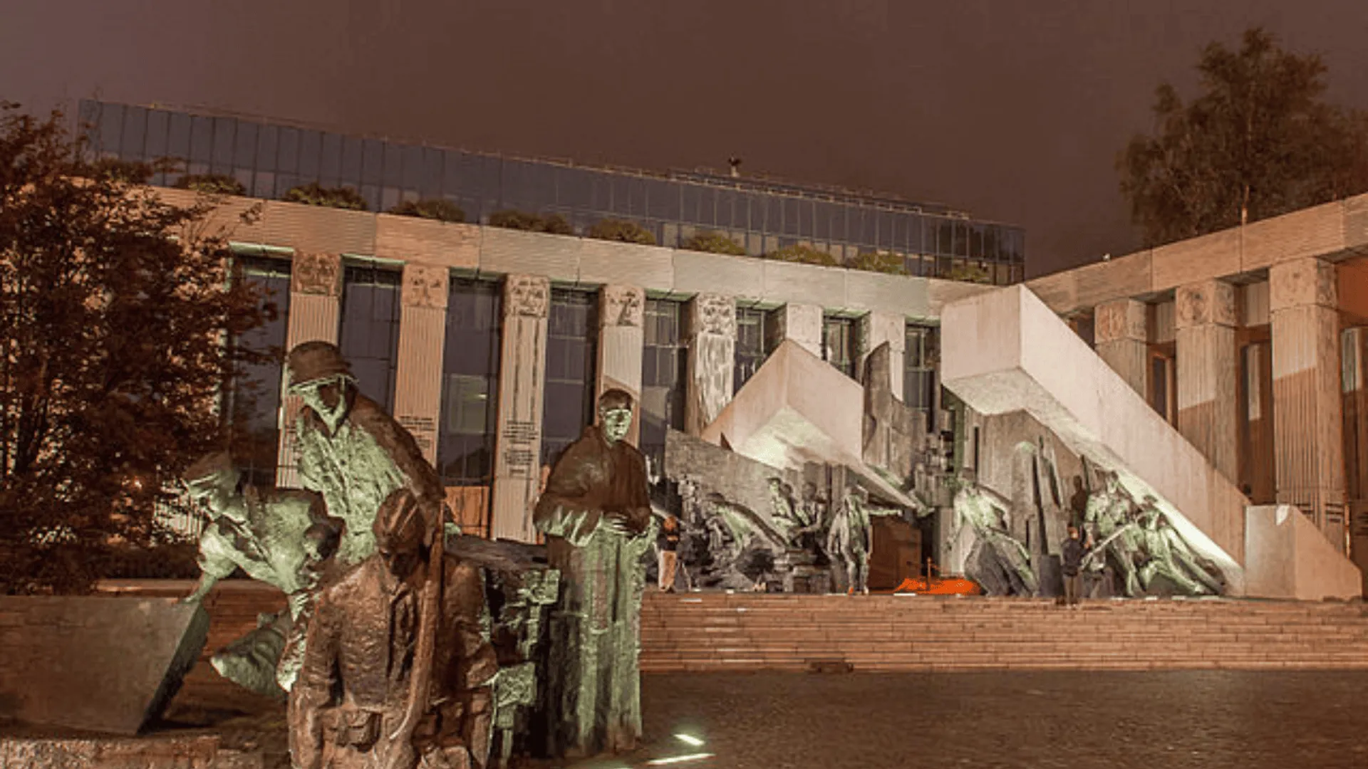 Radny KO z Legnicy oskarżony o brutalne znęcanie się nad żoną. Sąd wydał wyrok nakazowy