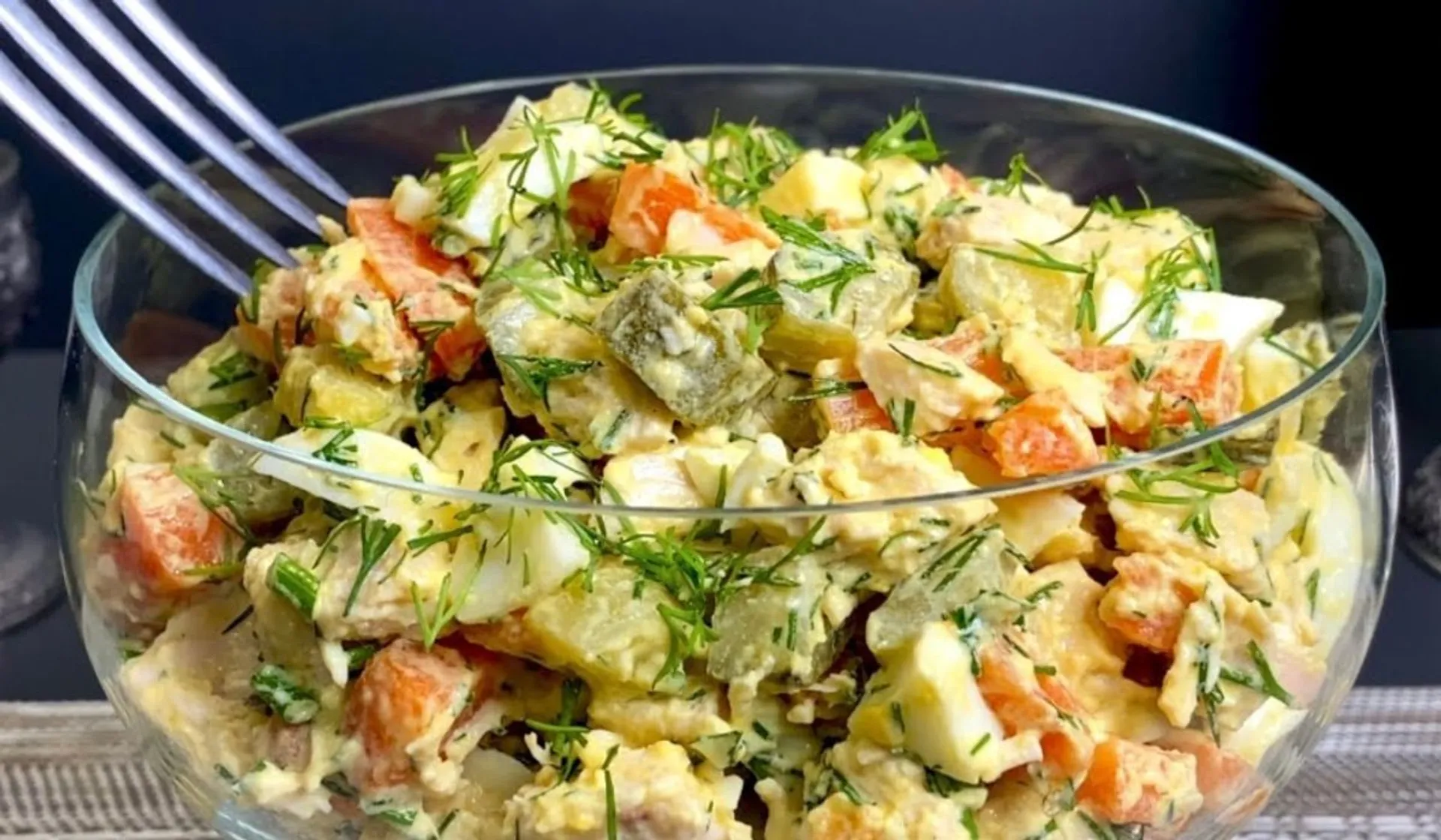 sałatka z ogórkiem