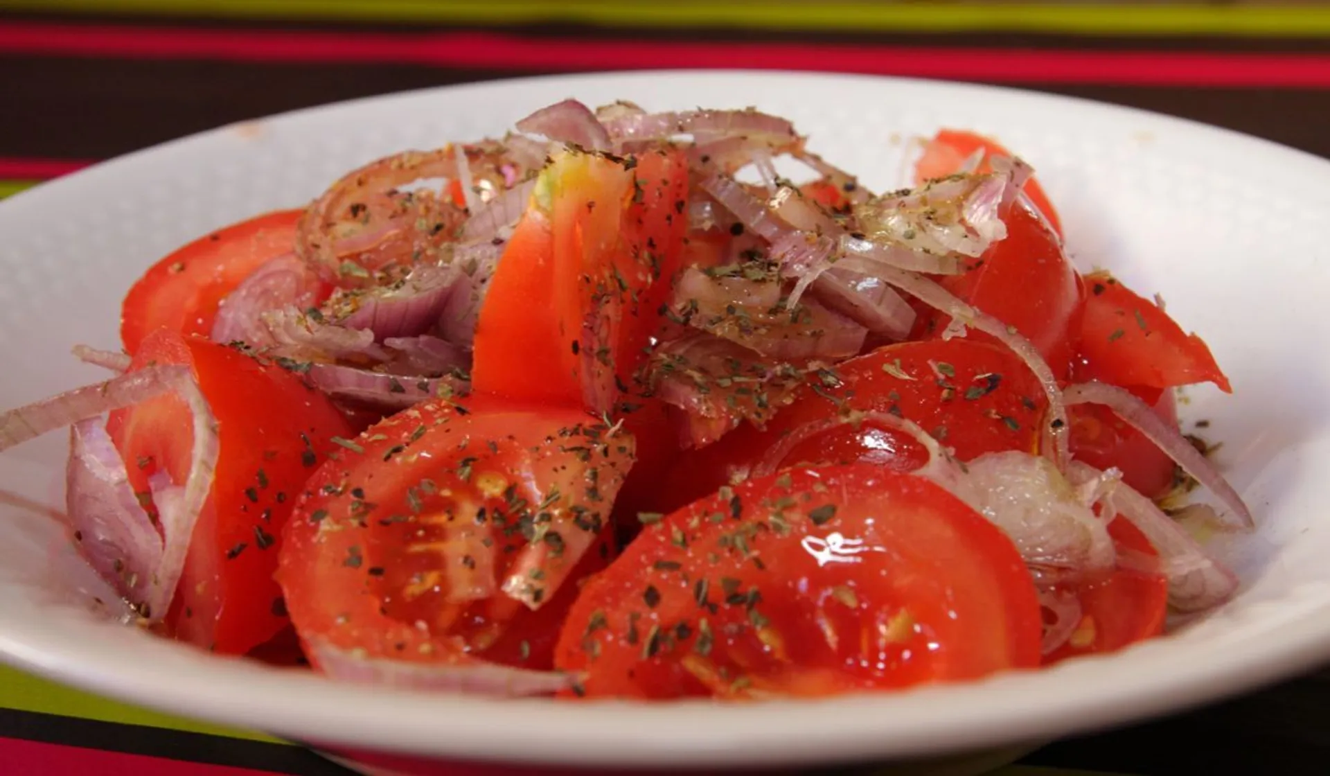 sałatka z pomidorów 