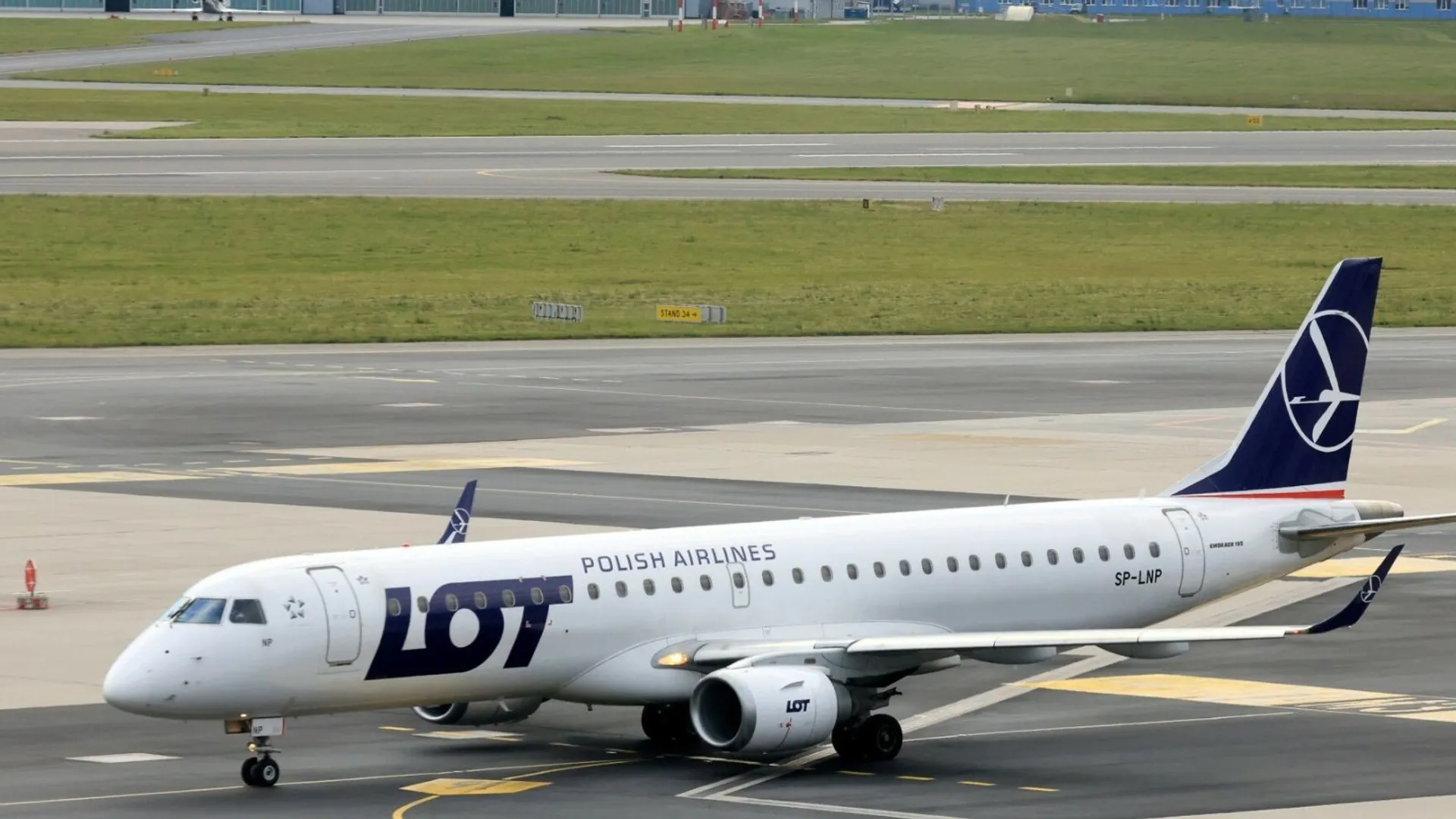 samolot LOT