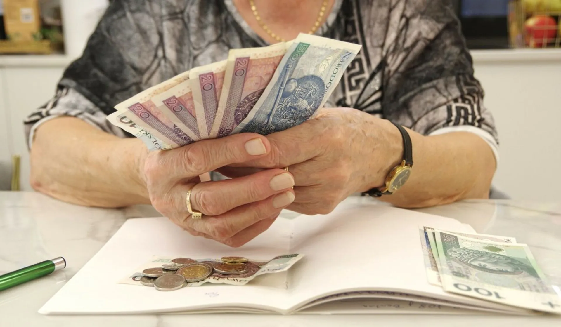 Seniorka, pieniądze