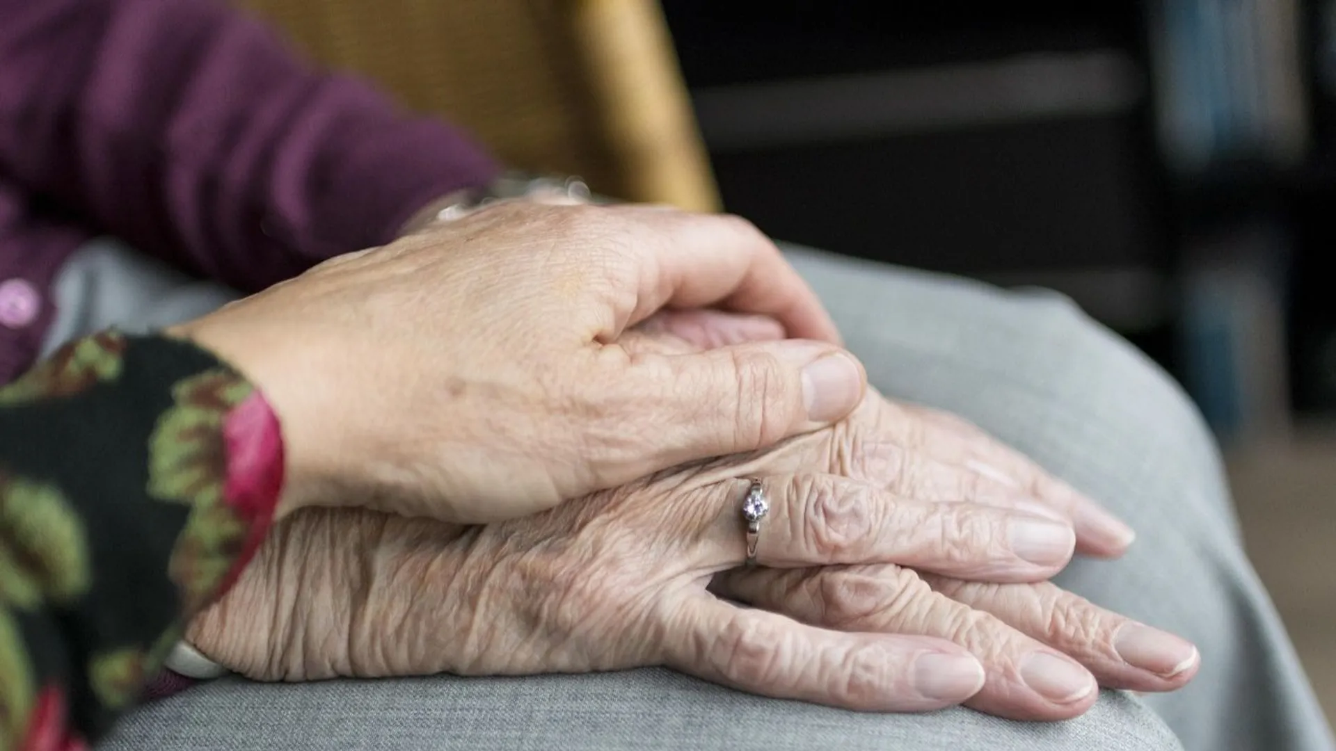 seniorka, ręce