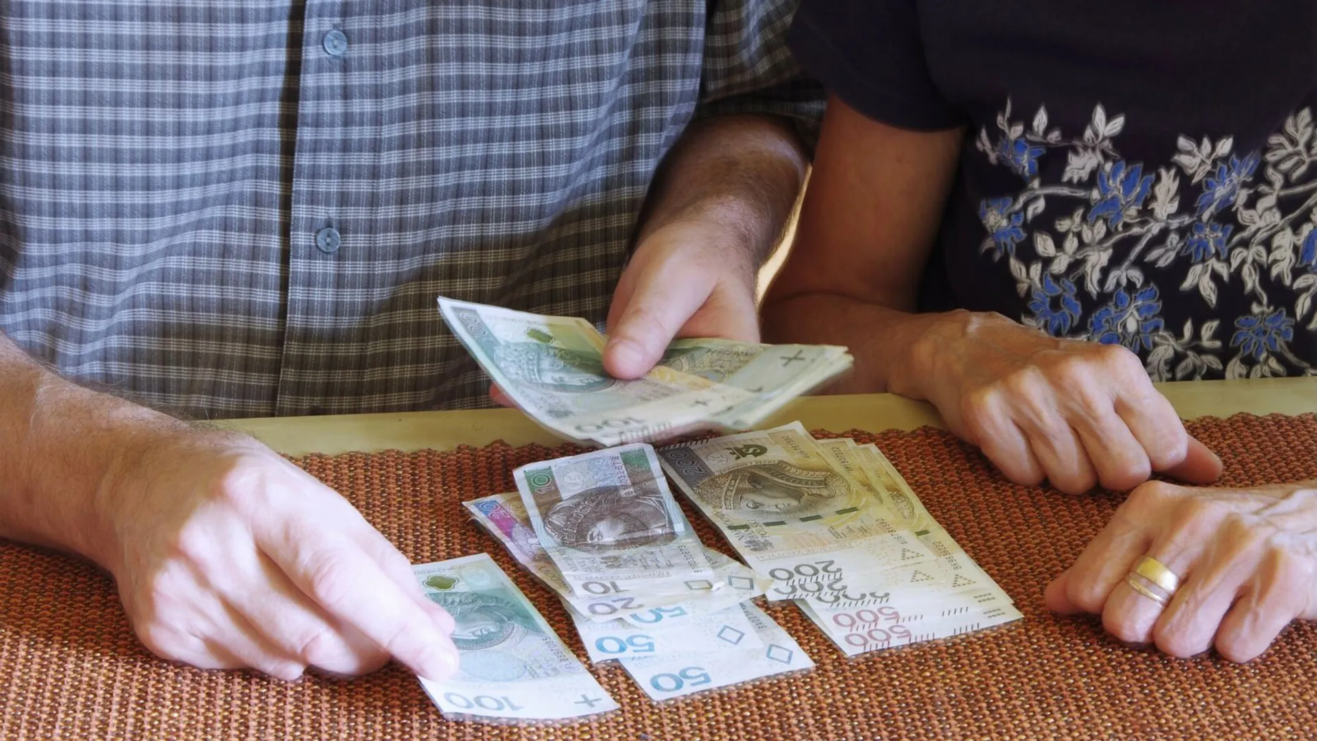 seniorzy, pieniądze