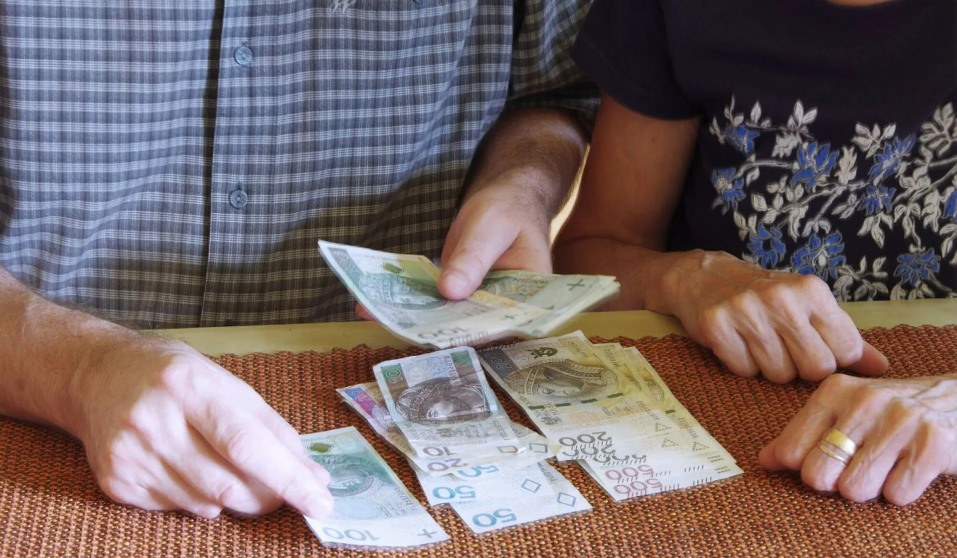 seniorzy, pieniądze