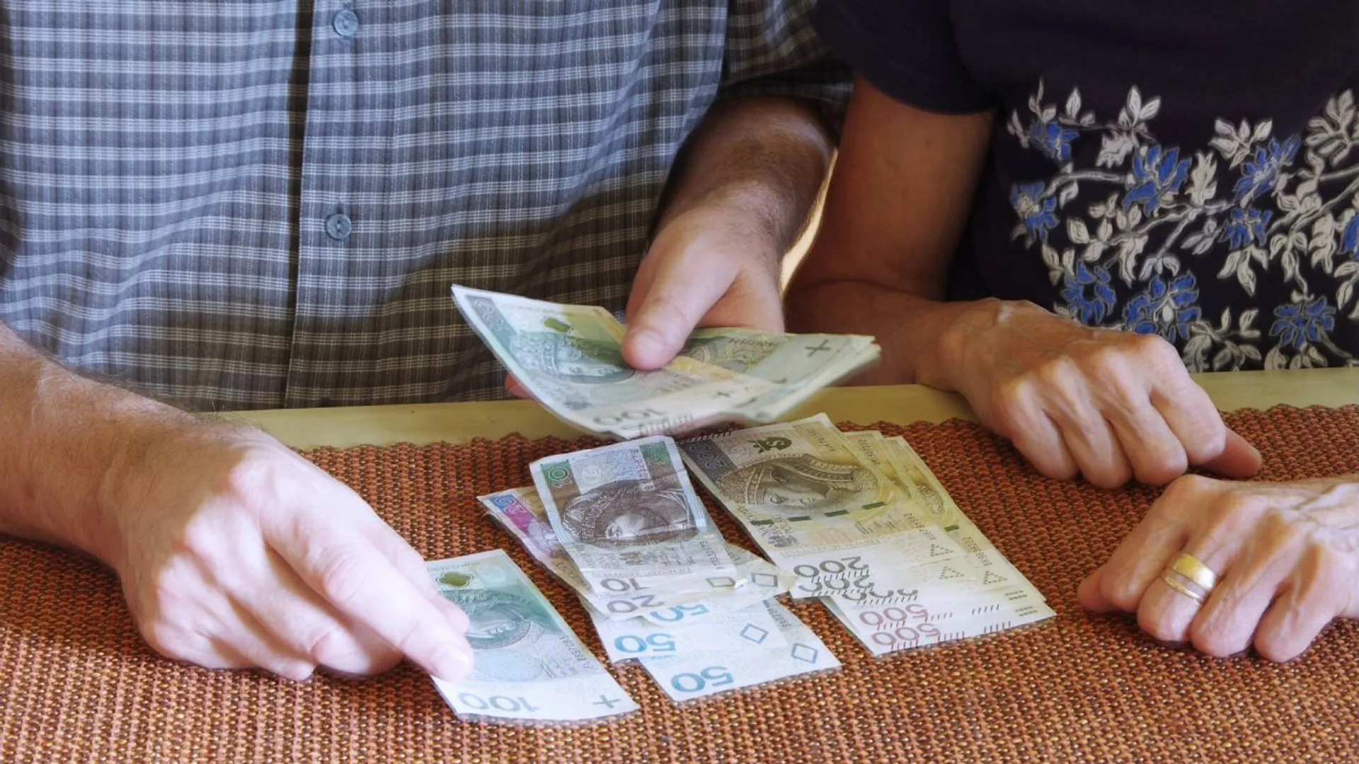 seniorzy, pieniądze