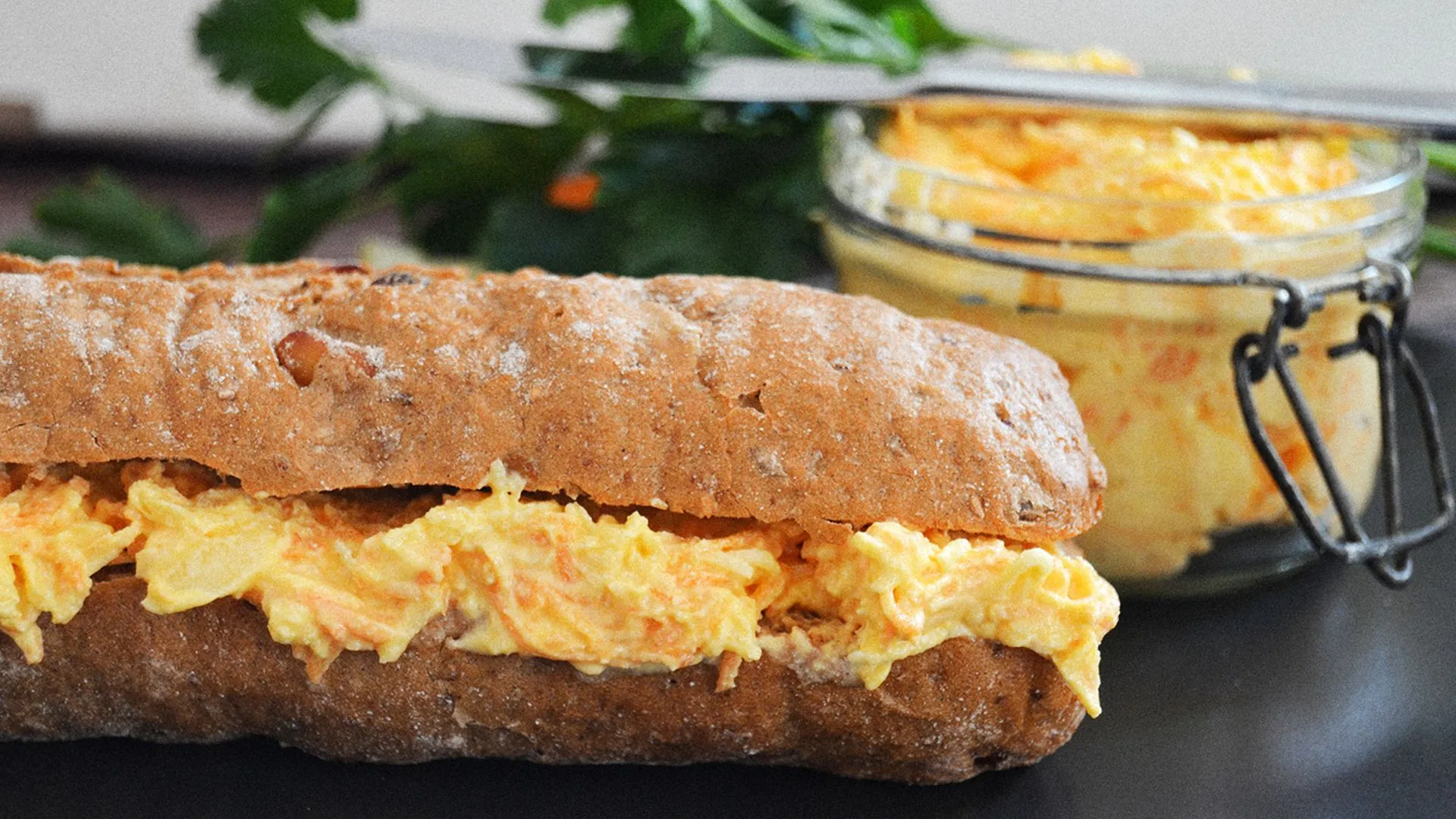 Pasta serowa po czesku – przepis, składniki i przygotowanie krok po kroku.