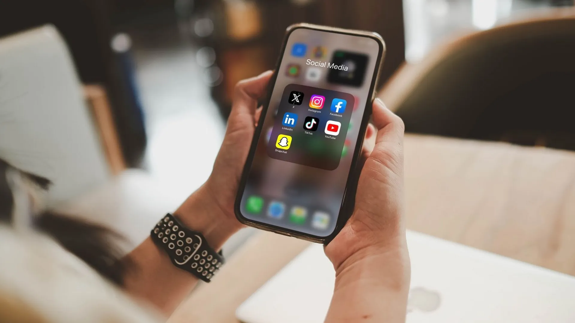 Apple zmieni komunikaty