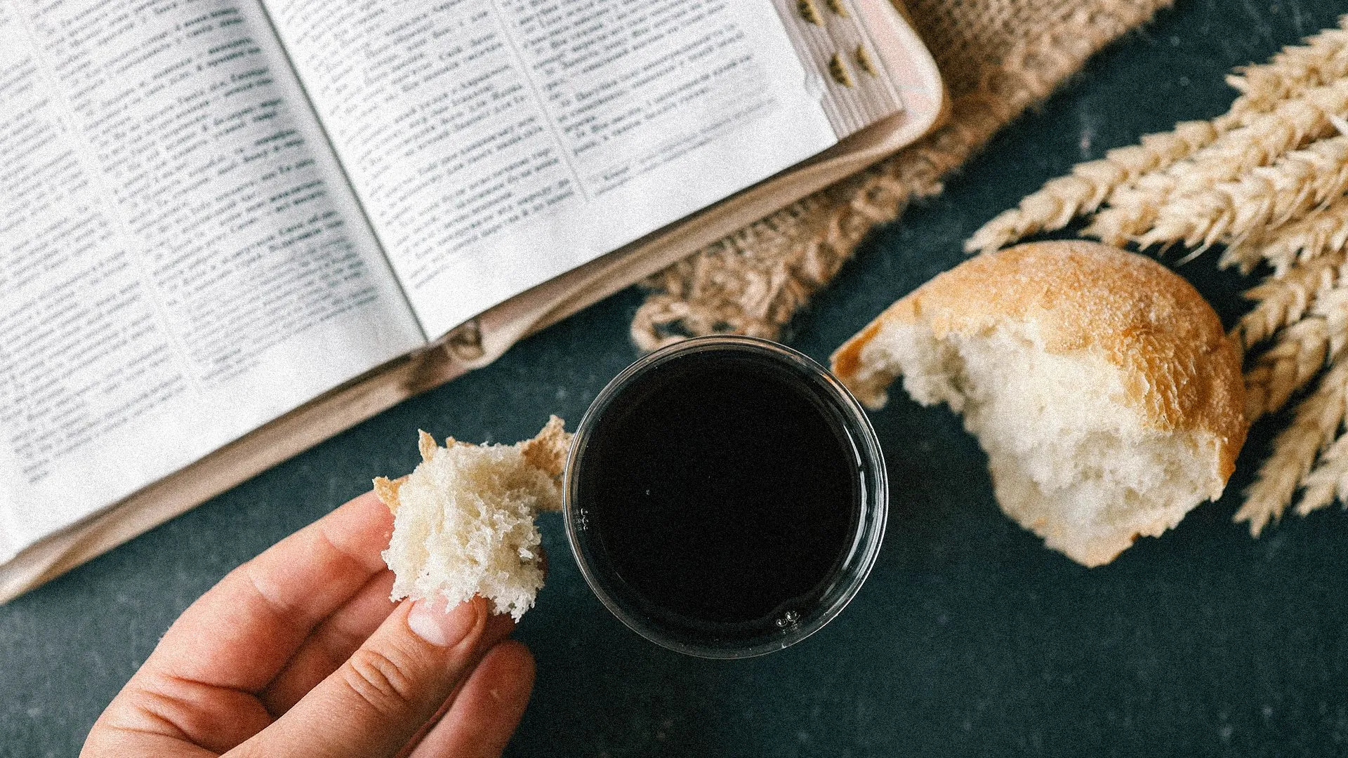 Wielki Piątek - kto nie musi pościć i ile posiłków można zjeść