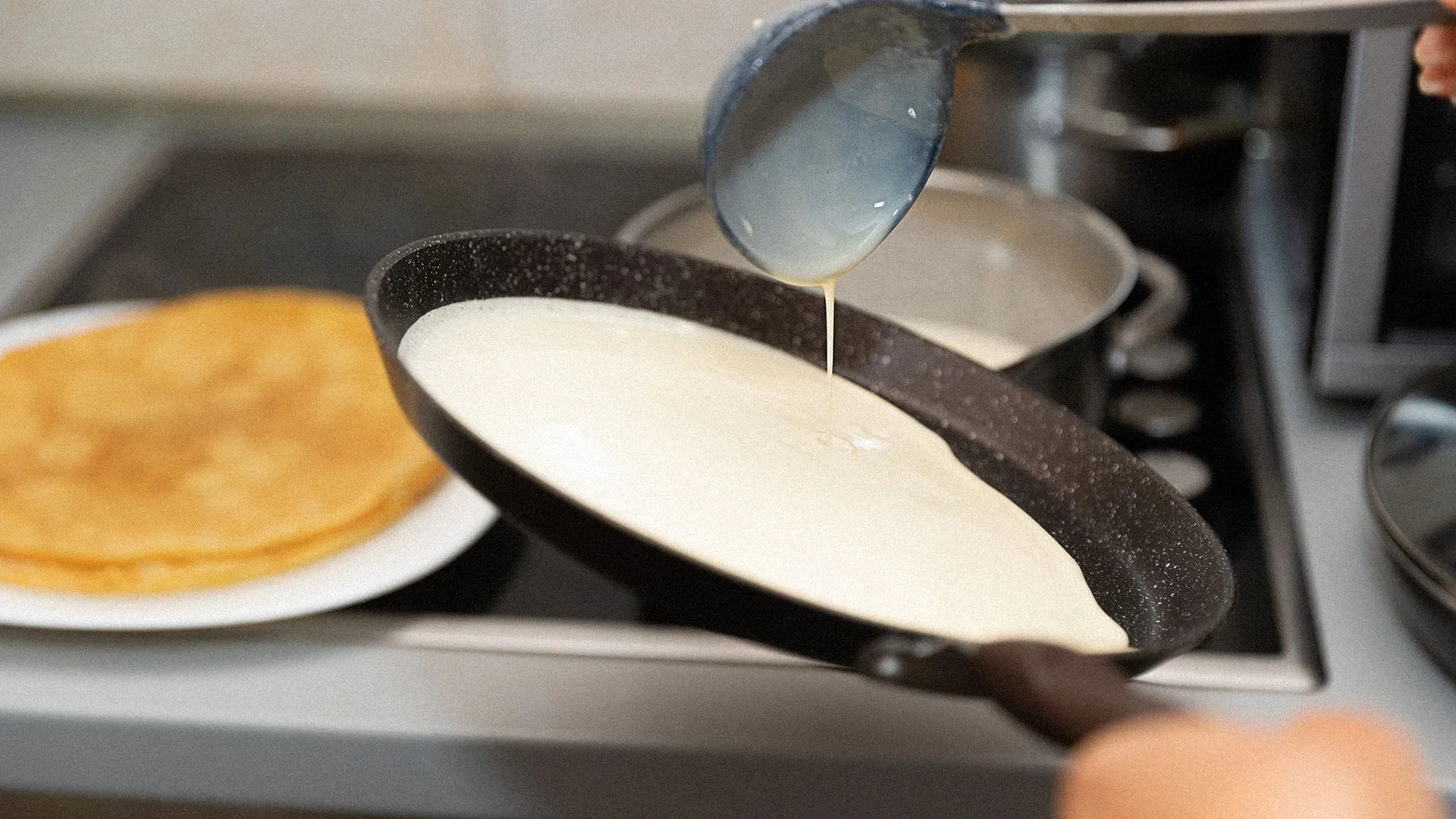 Dlaczego naleśniki wychodzą gumowe? Najczęstsze błędy