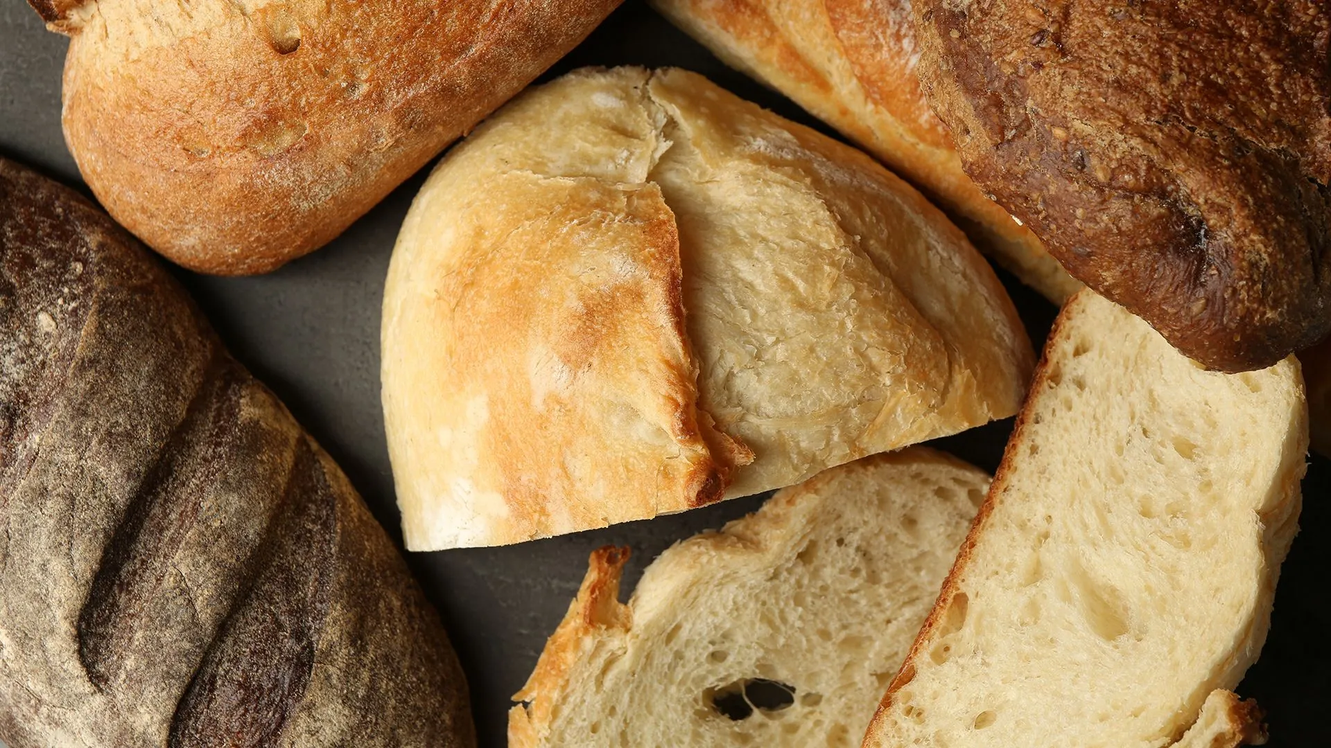 Zdrowe pieczywo - jak wybrać w sklepie? 3 zasady i lista pułapek