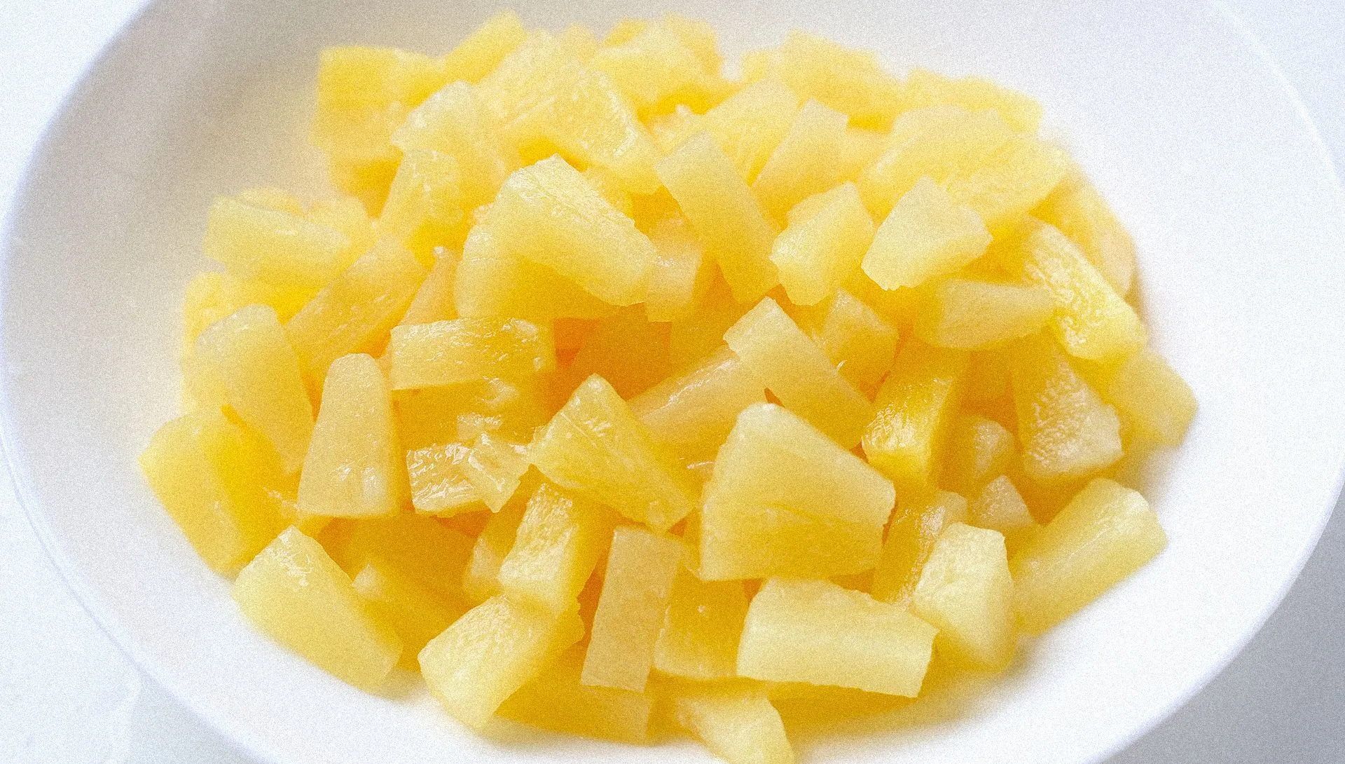 Ananas i pestycydy - dlaczego ten owoc wypada tak dobrze