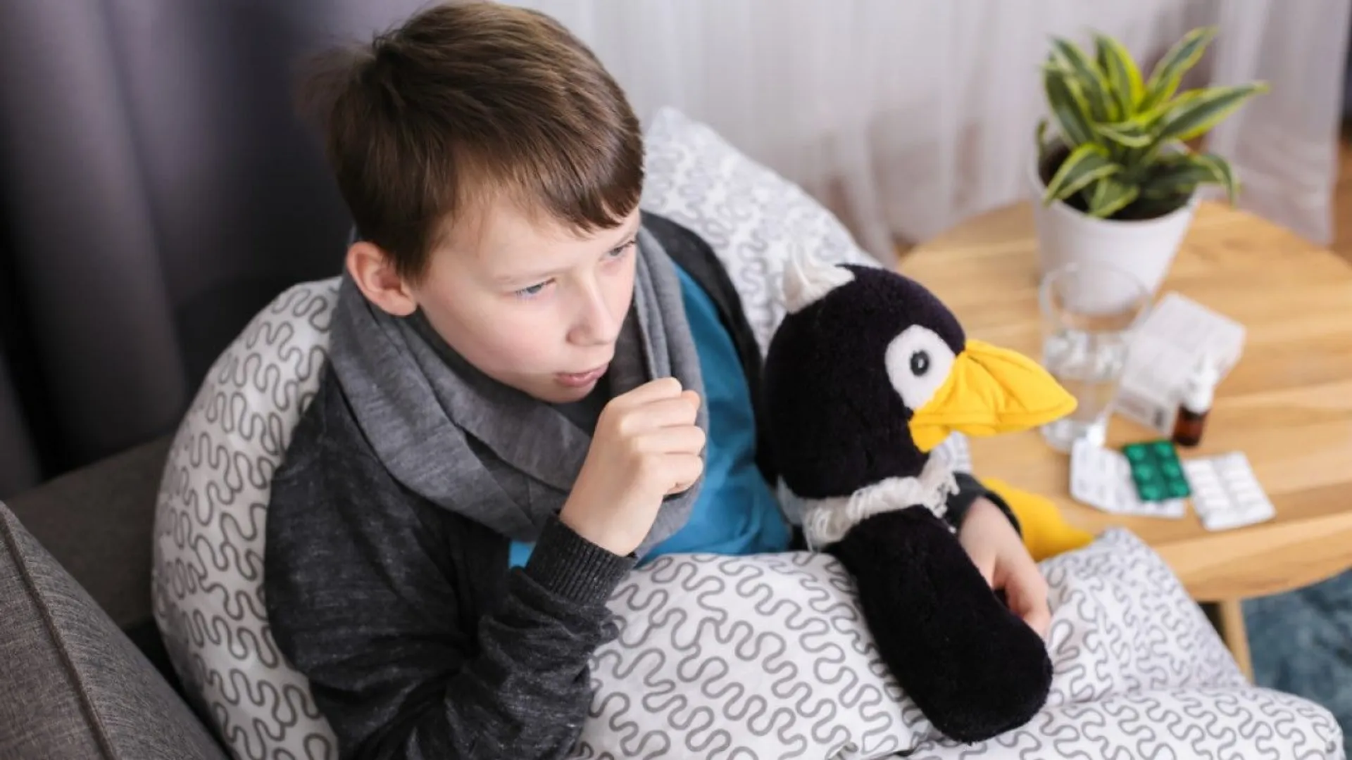 Zapomnieliśmy o tej groźnej chorobie, a ona wróciła. Lekarze nazywają ją „pianiem koguta”