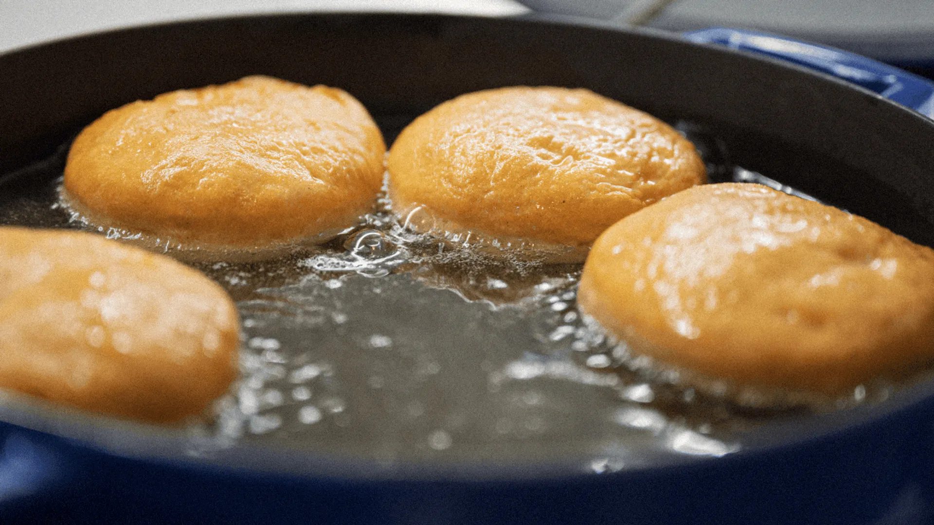 Smażę pączki kierując się 3 prostymi zasadami. Zawsze wychodzą idealne