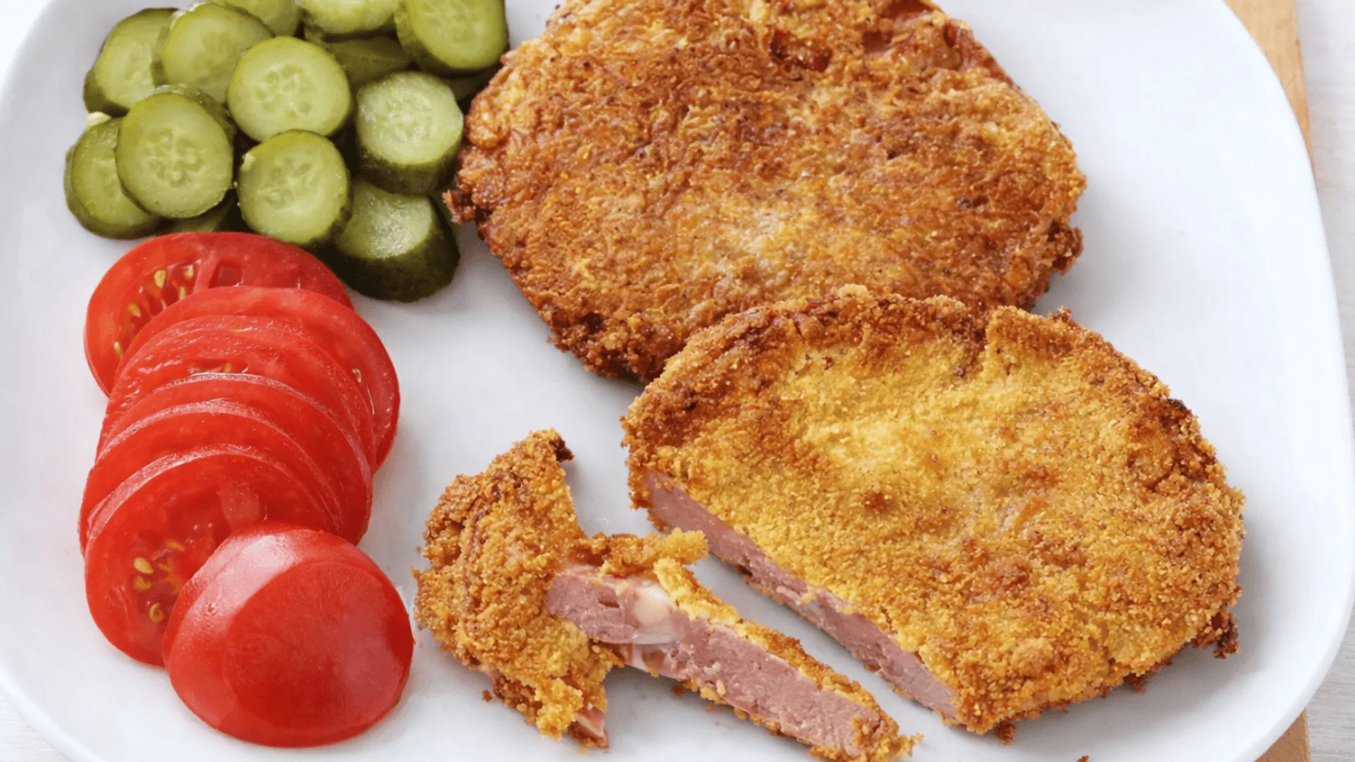 Smażona mortadela - przepis na szybki obiad z patelni w 15 minut