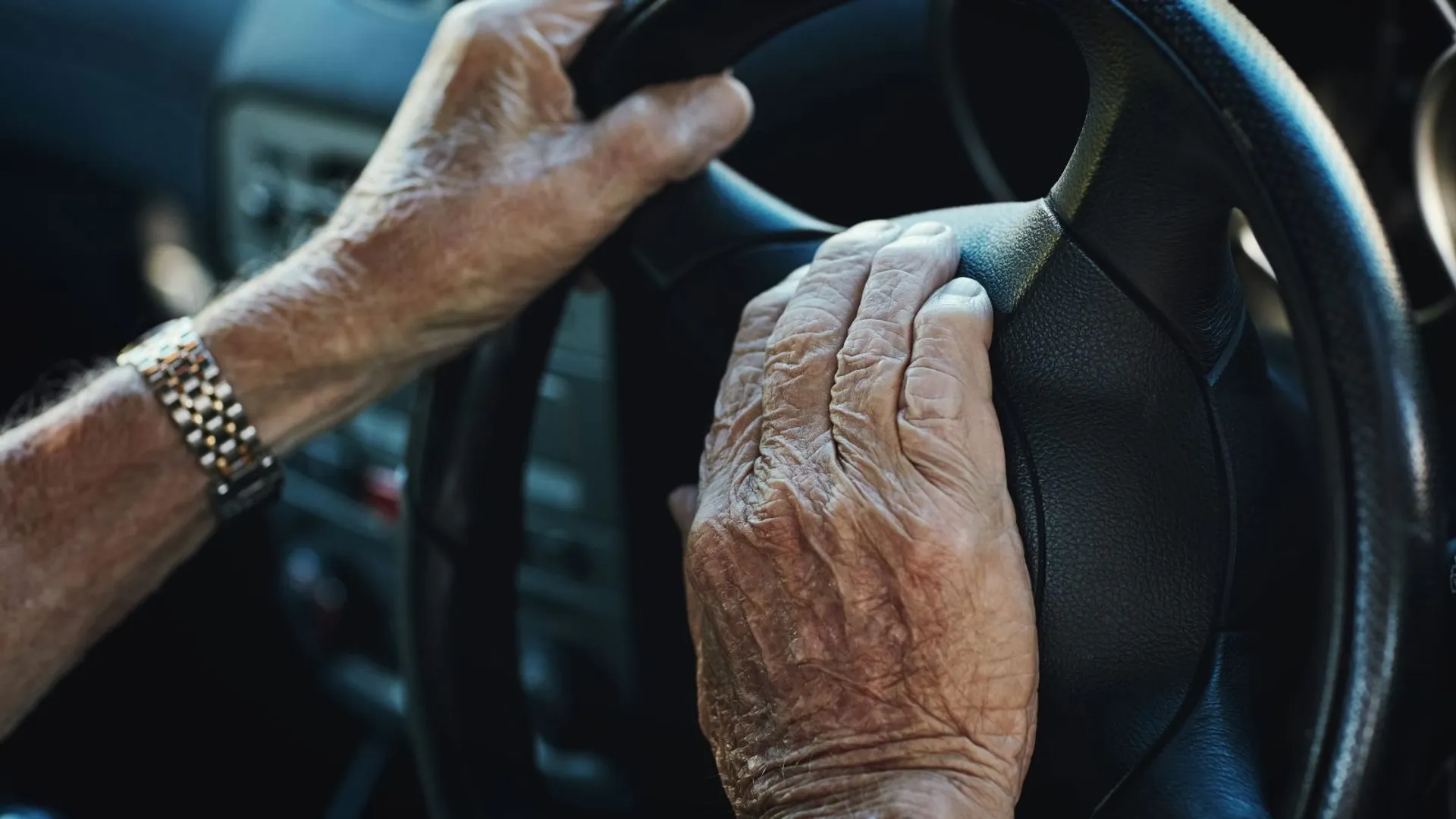 UE odpuszcza seniorom za kierownicą. Miliony kierowców odetchną z ulgą