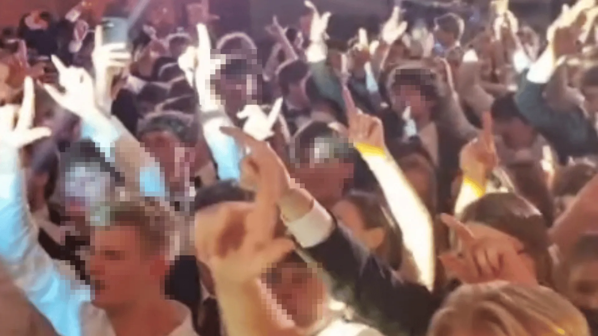 Niezapomniany moment na studniówce. Internauci są w dużym szoku. To naprawdę się wydarzyło