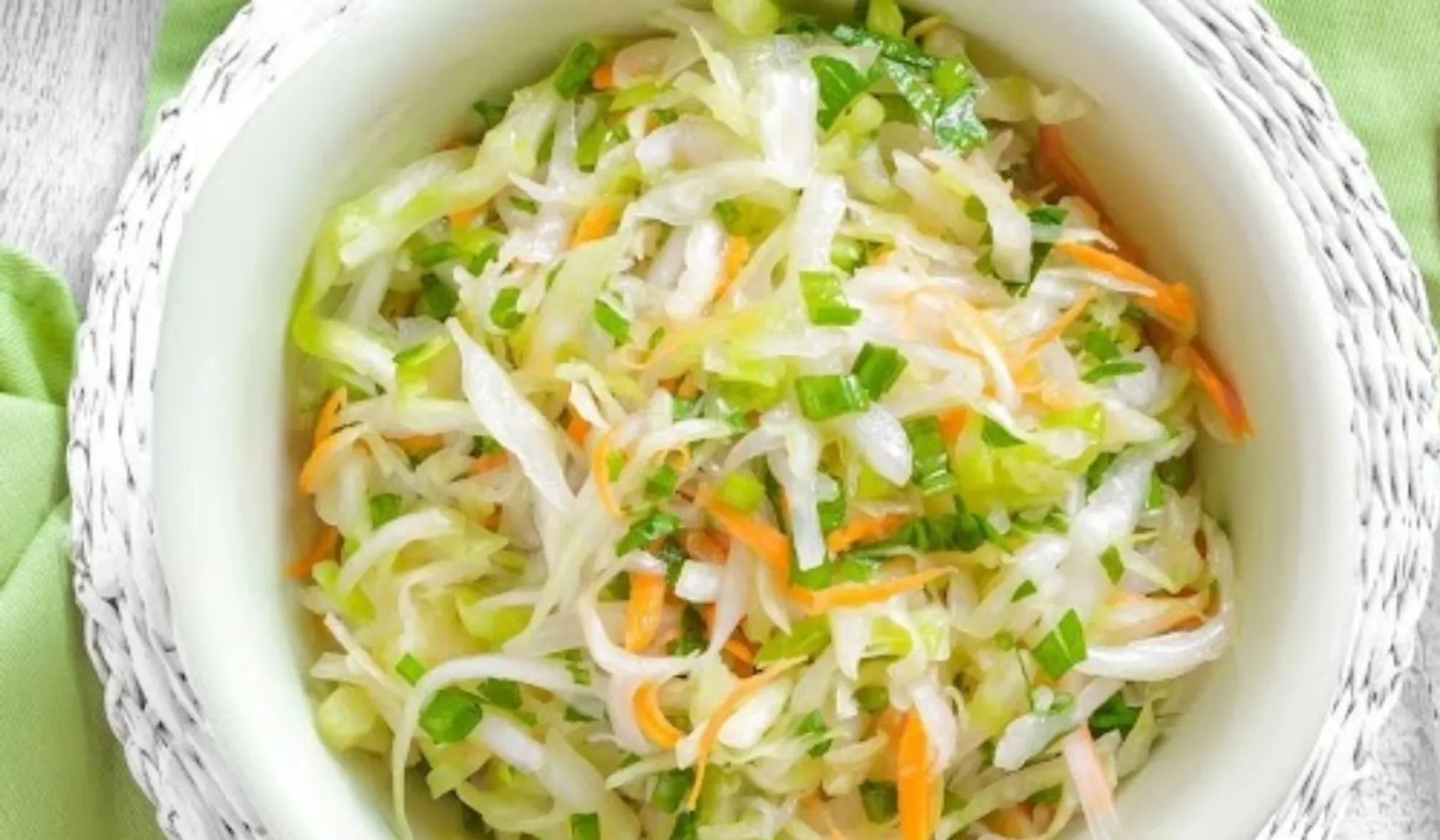 surówka z młodej kapusty