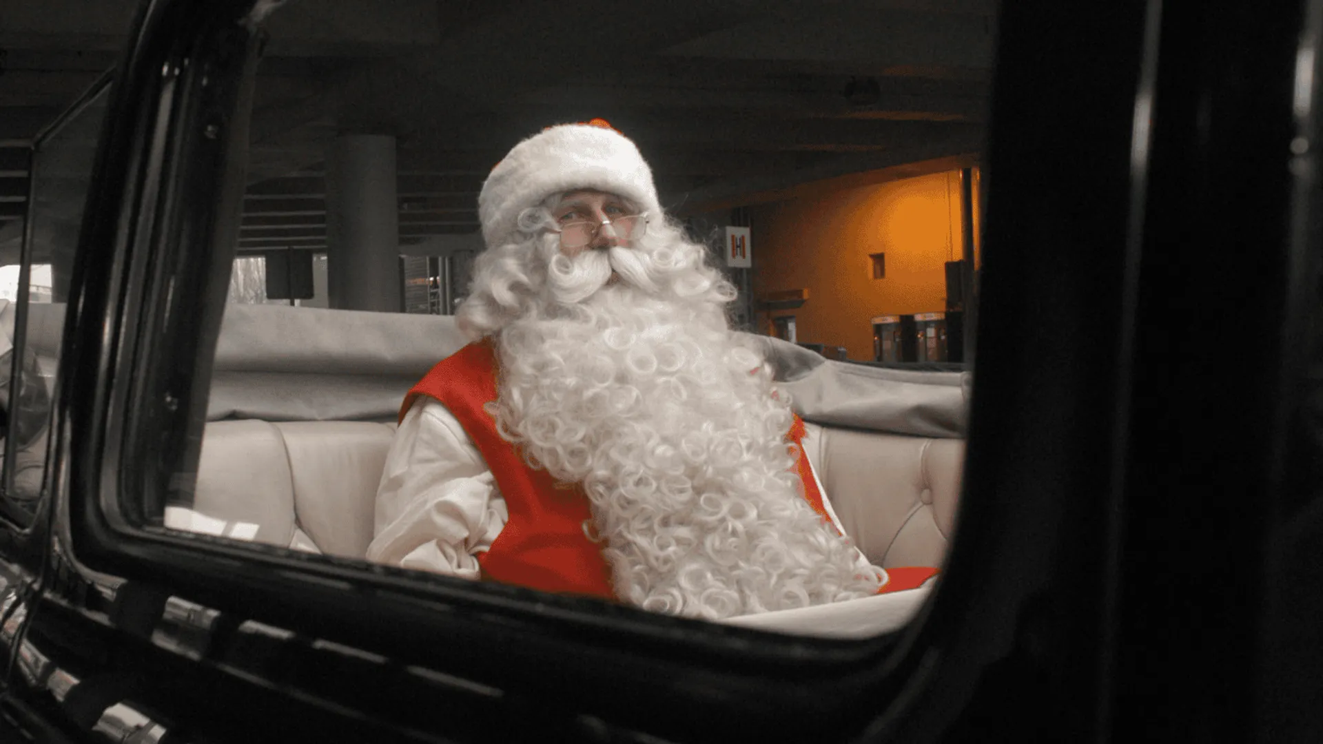 Święty Mikołaj jak prawdziwy pilot. Dowództwo Operacyjne z życzeniami na Mikołajki