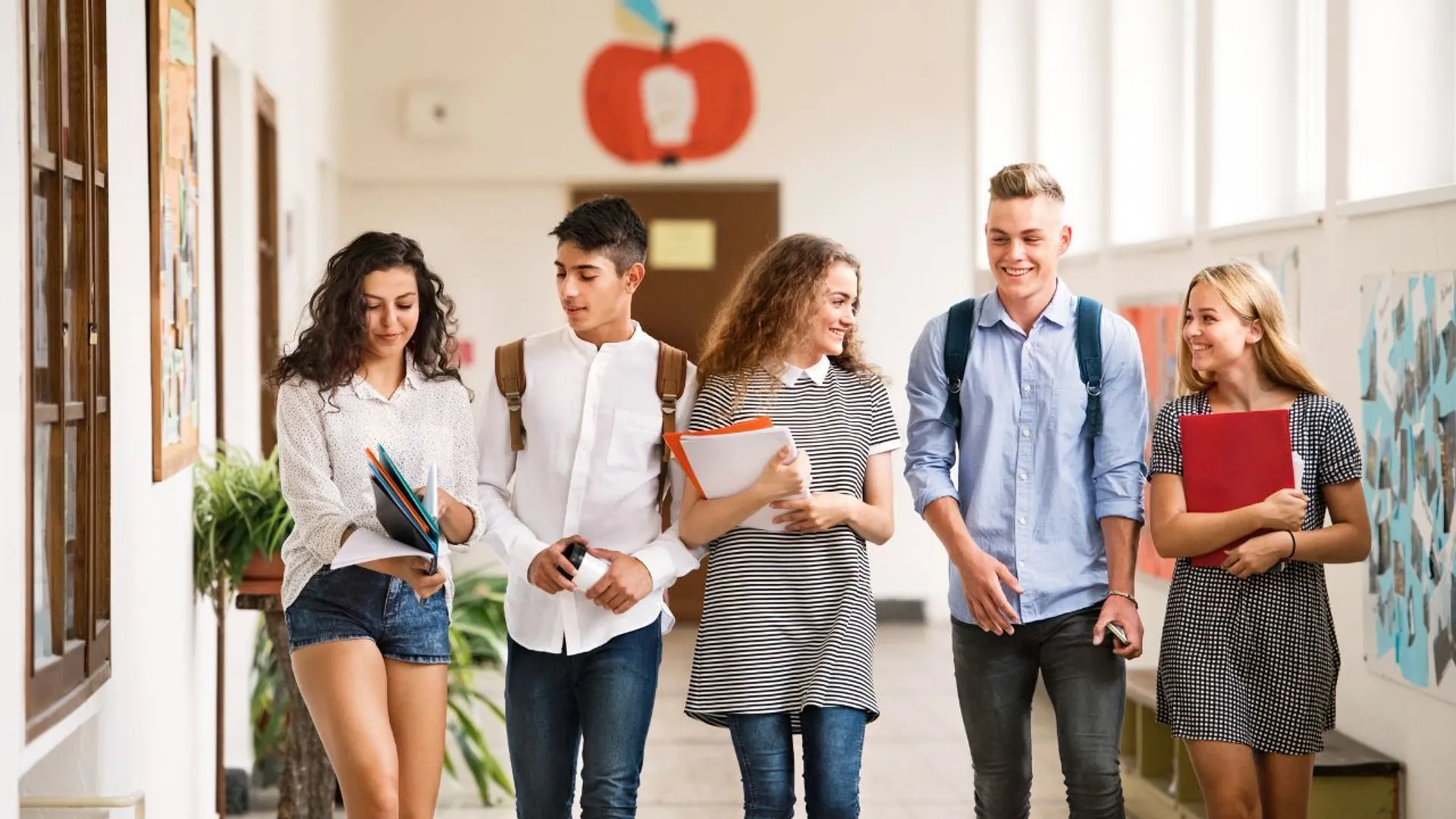 Koniec z zakazami dotyczącymi wyglądu uczniów – MEN zapowiada zmiany w prawie