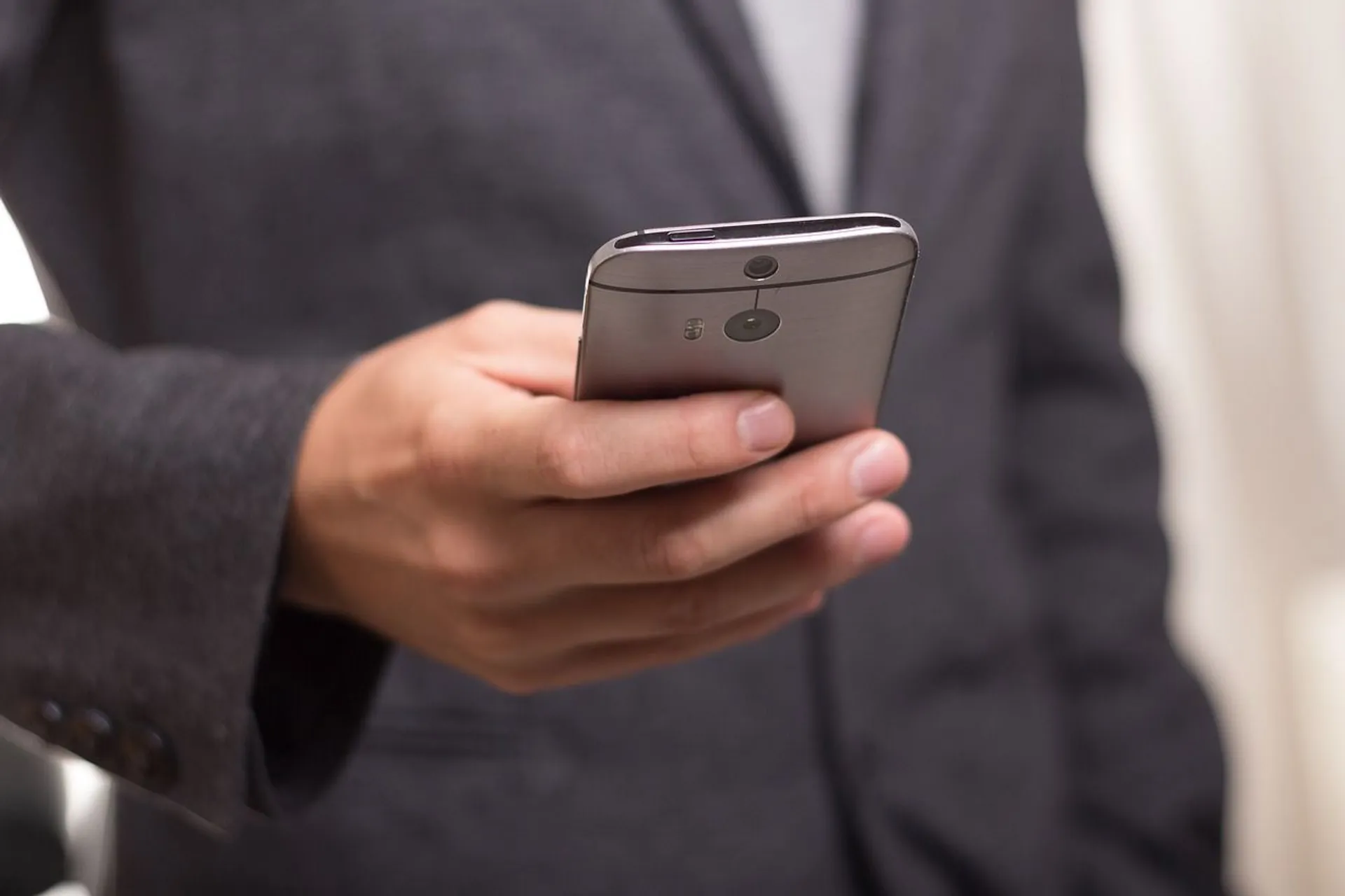 telefon komórkowy