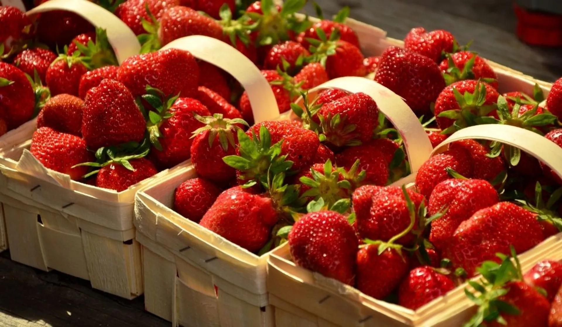 truskawki w łubiankach