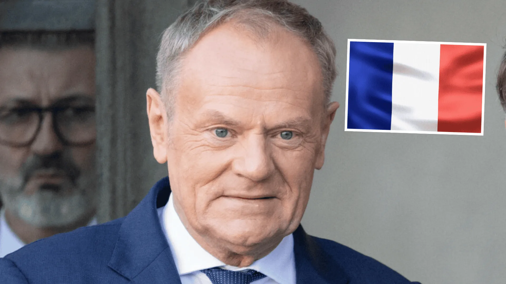 Donald Tusk, flaga Francji