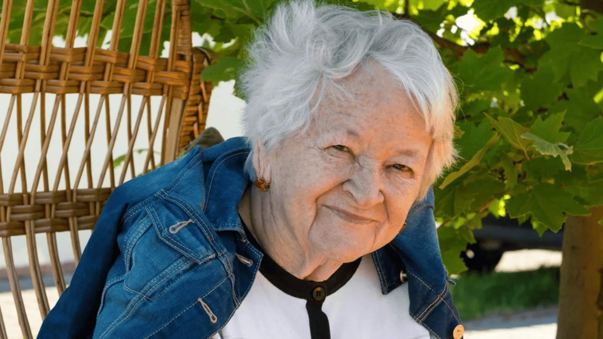 Starsza kobieta
