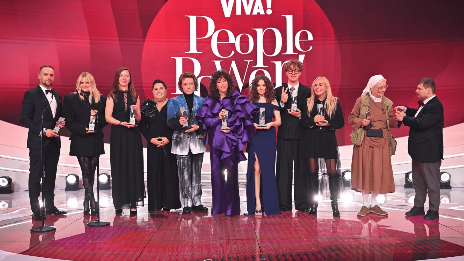 Znane osobistości na scenie podczas gali Gala Viva! People Power 2025