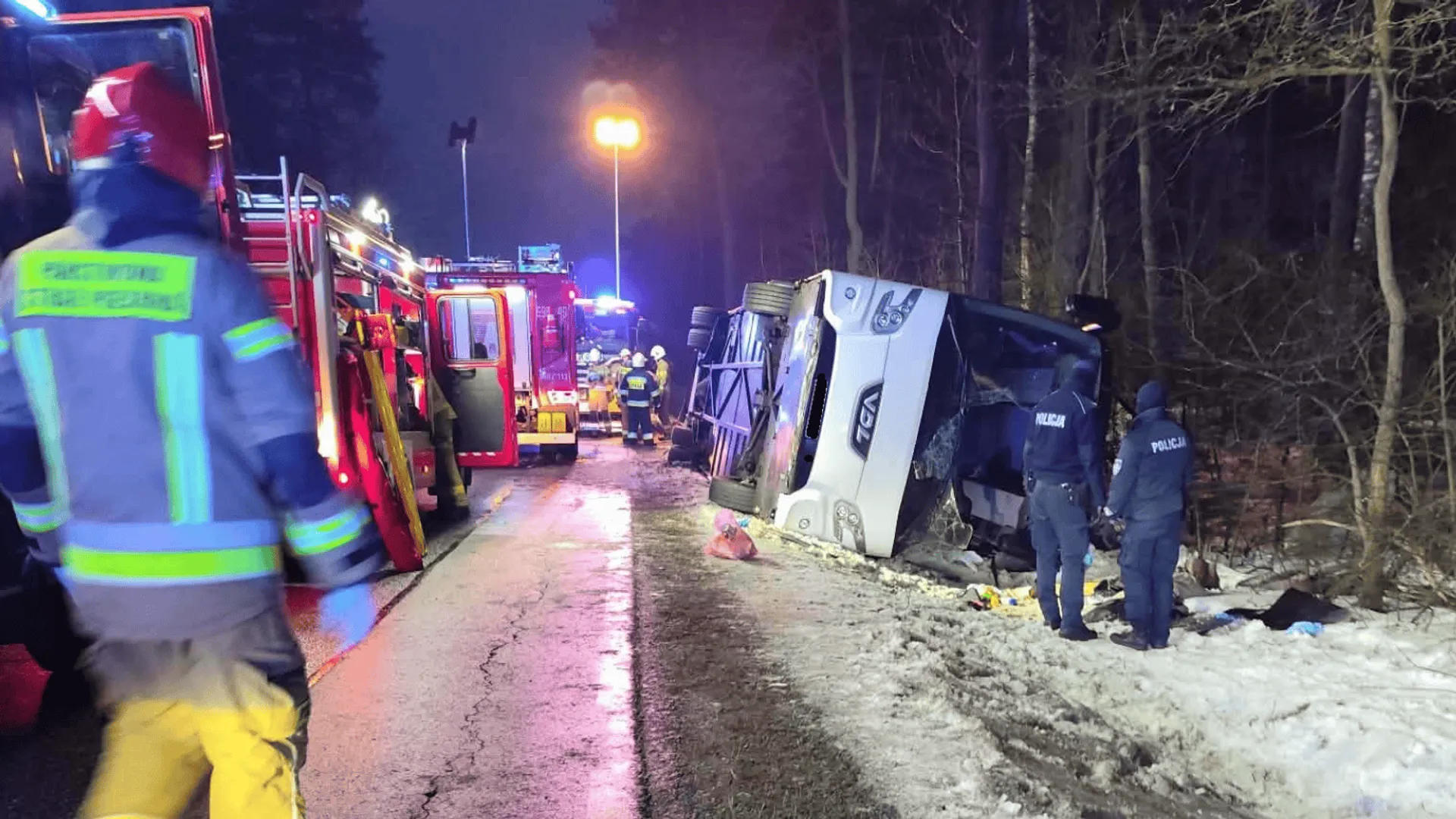 Wypadek autobusu na DK62, fot. OSP Budziska/Facebook