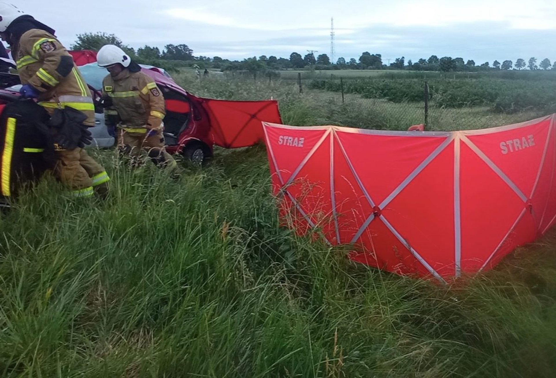 strażacy wypadek parawan