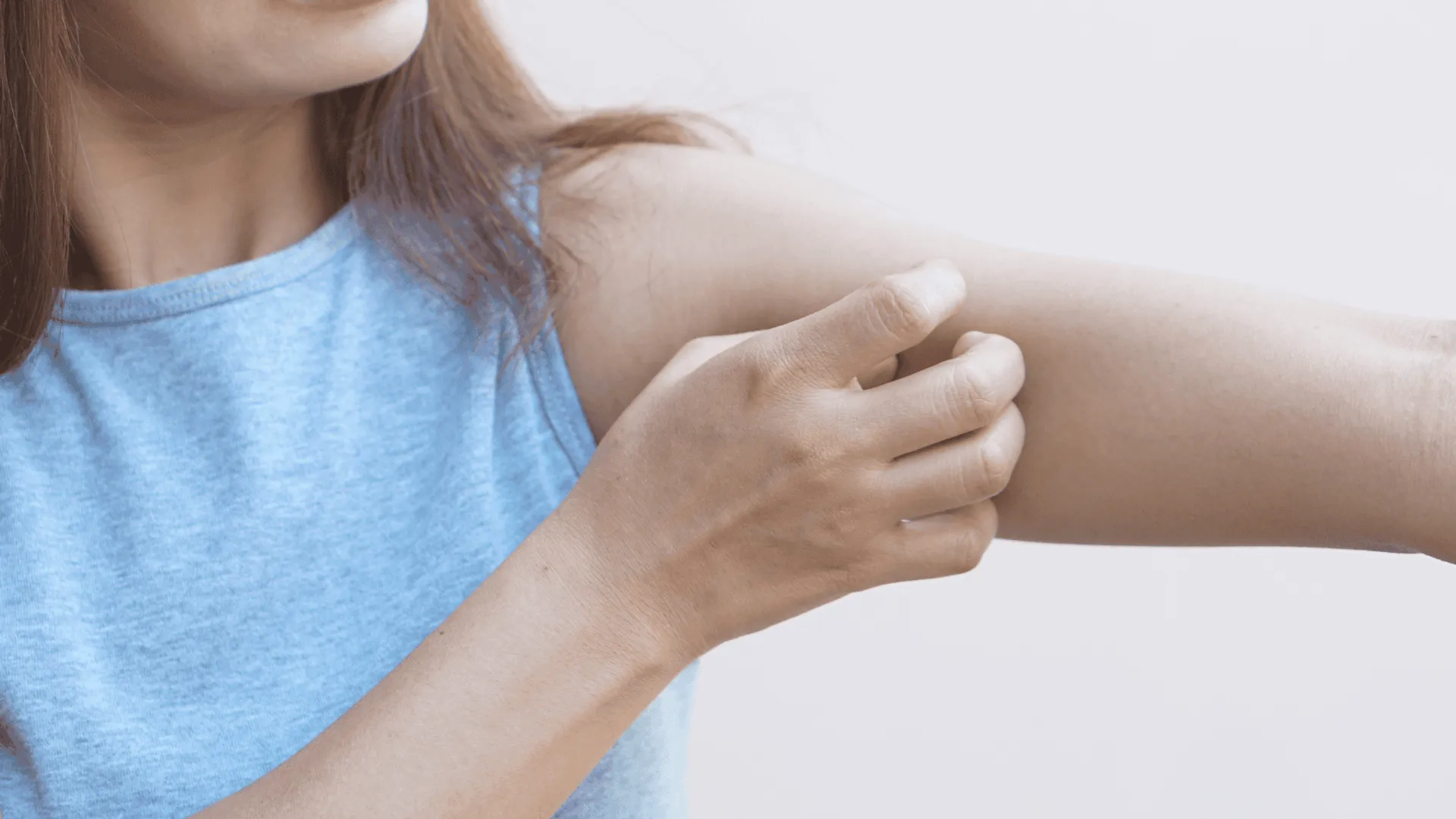 Uporczywe swędzenie skóry jako cichy objaw nowotworów – co musisz wiedzieć?