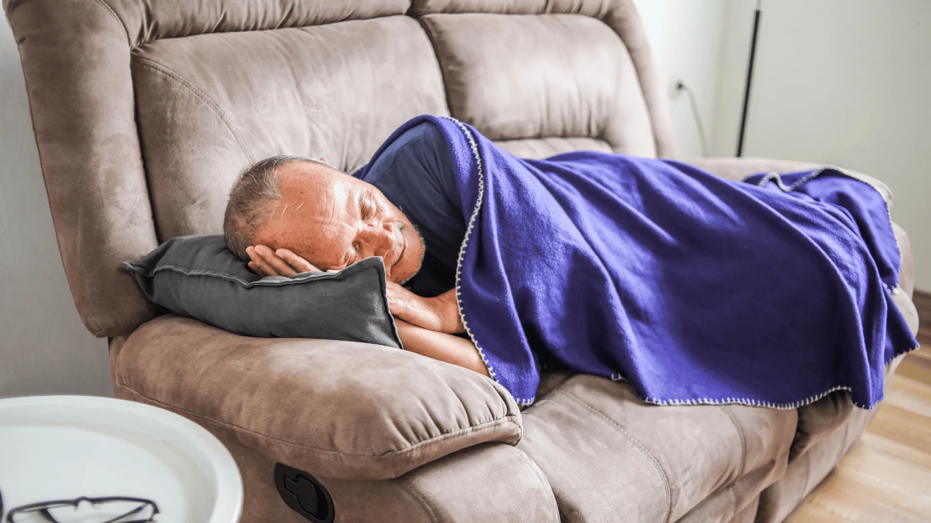 Klucz do zdrowego wypoczynku: Znaczenie stałej pory pobudki i indywidualnych potrzeb organizmu