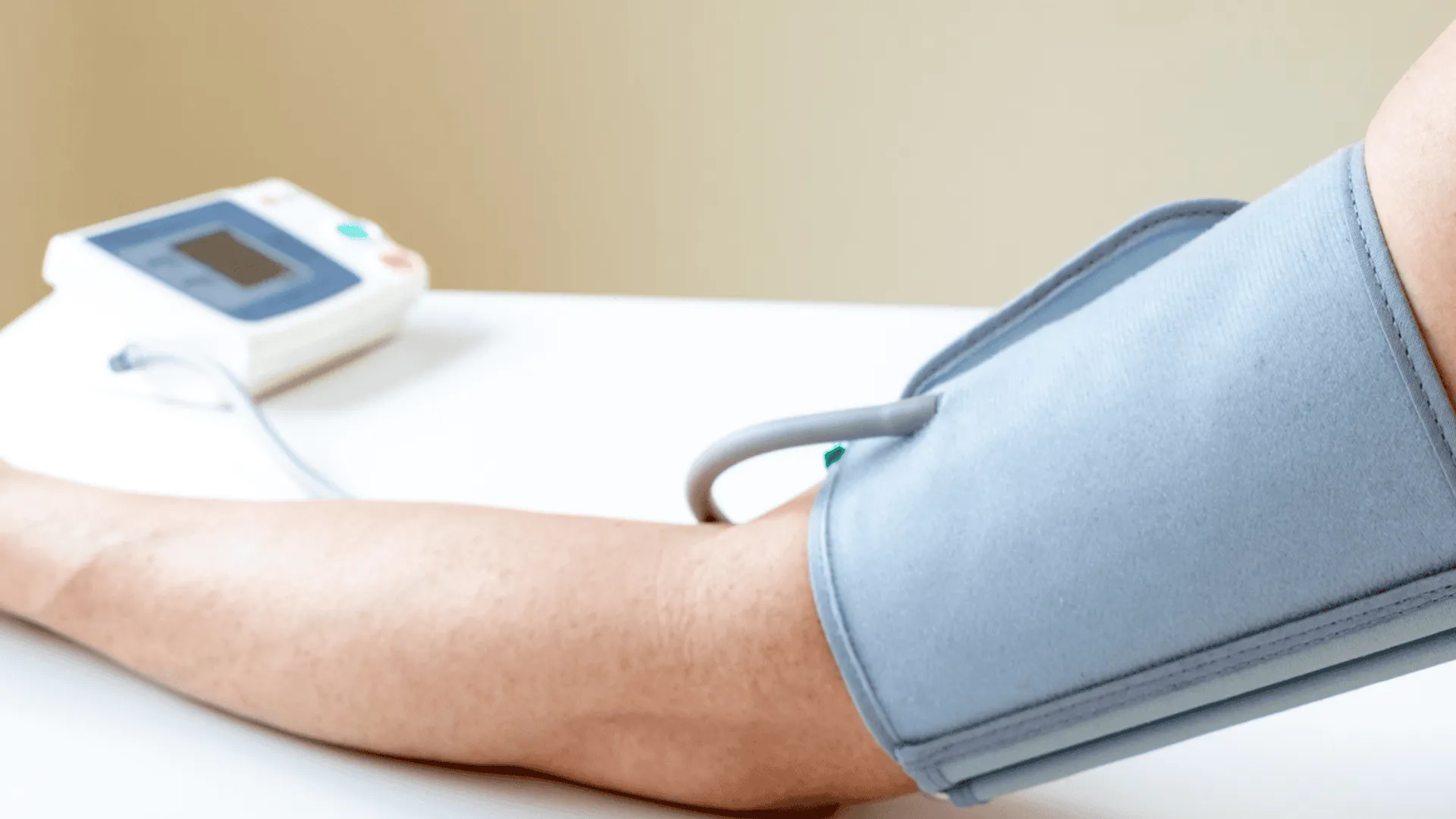 Nadciśnienie tętnicze pod kontrolą: nowe wytyczne i sygnały alarmowe