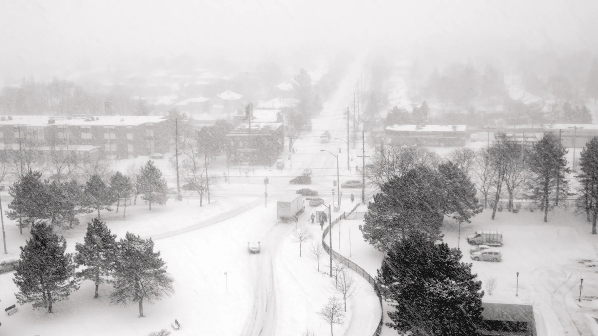 Rekordowe śnieżyce nad Polską: paraliż Mławy i historyczne porównania