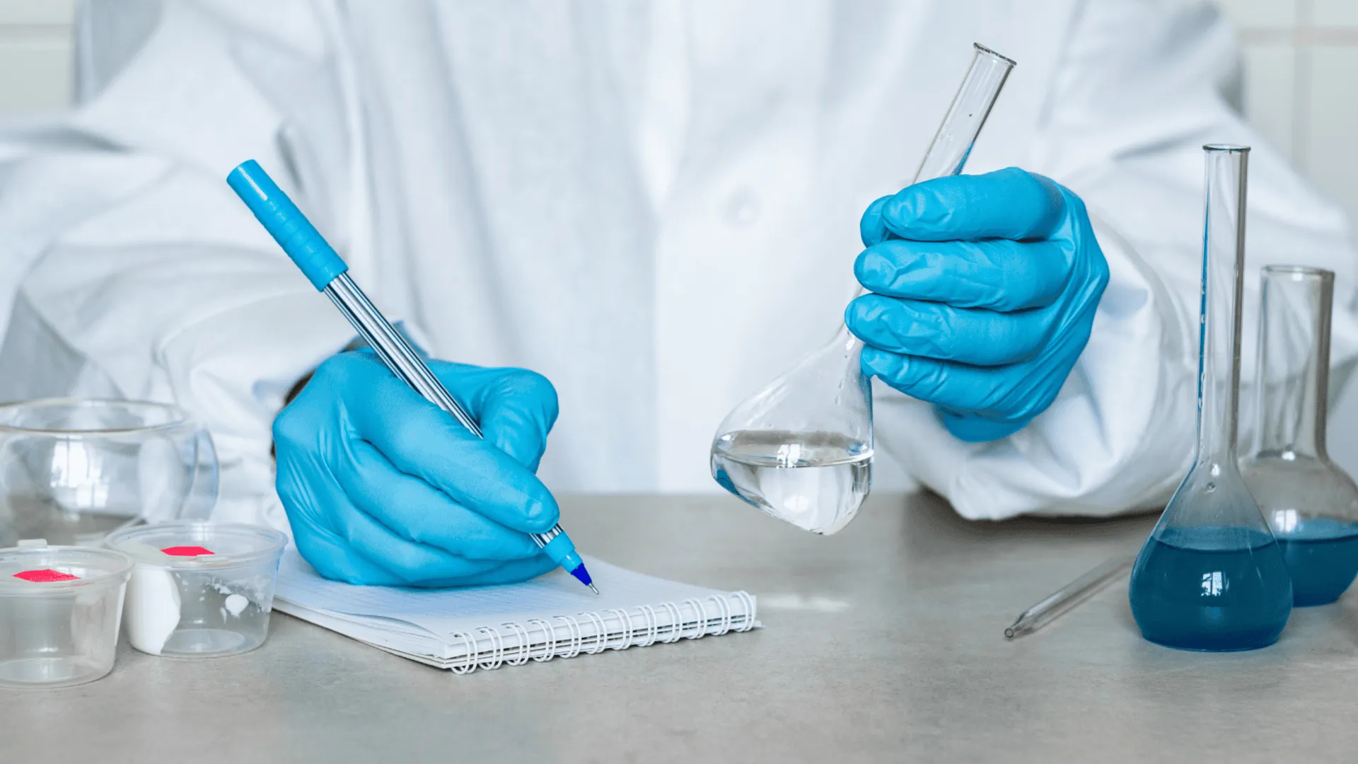 Ma 97 lat i nadal pracuje. Farmakolog wyeliminował z diety trzy produkty