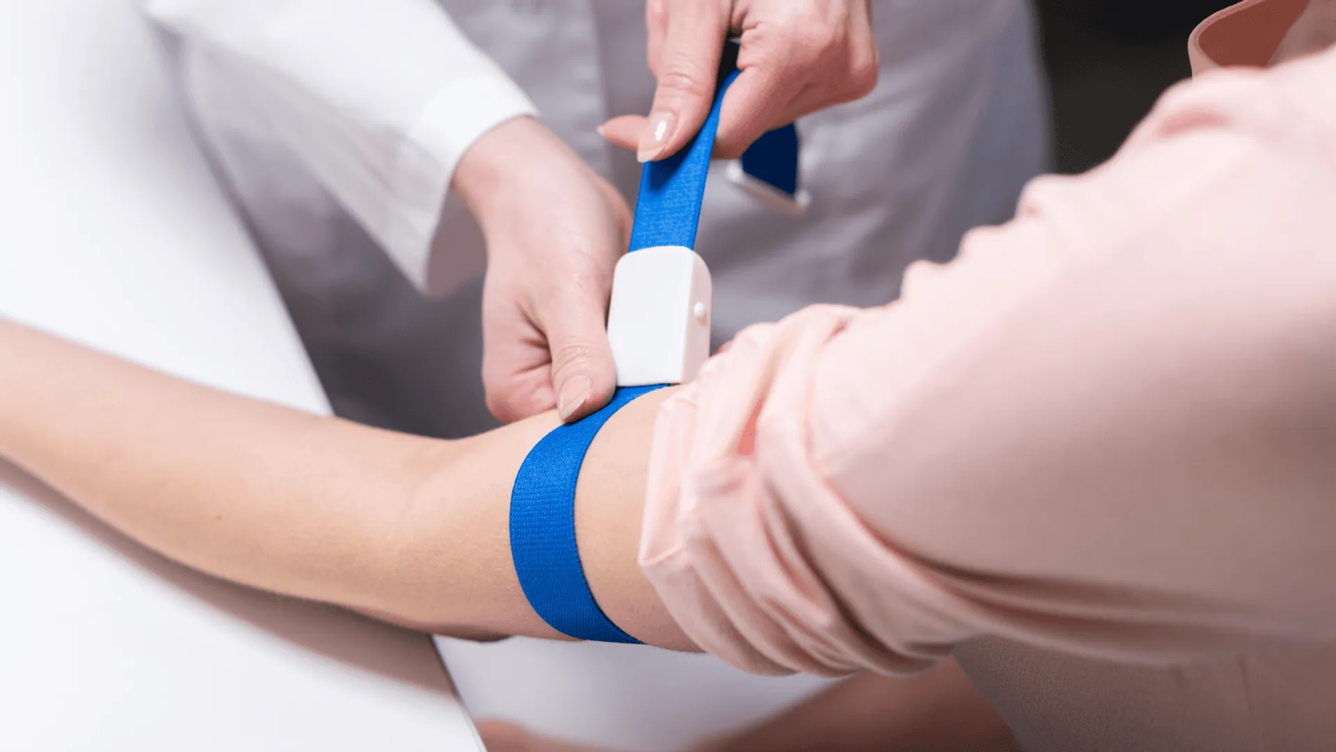 Jak prawidłowo przygotować się do badań krwi? Kluczowe zasady i najczęstsze błędy