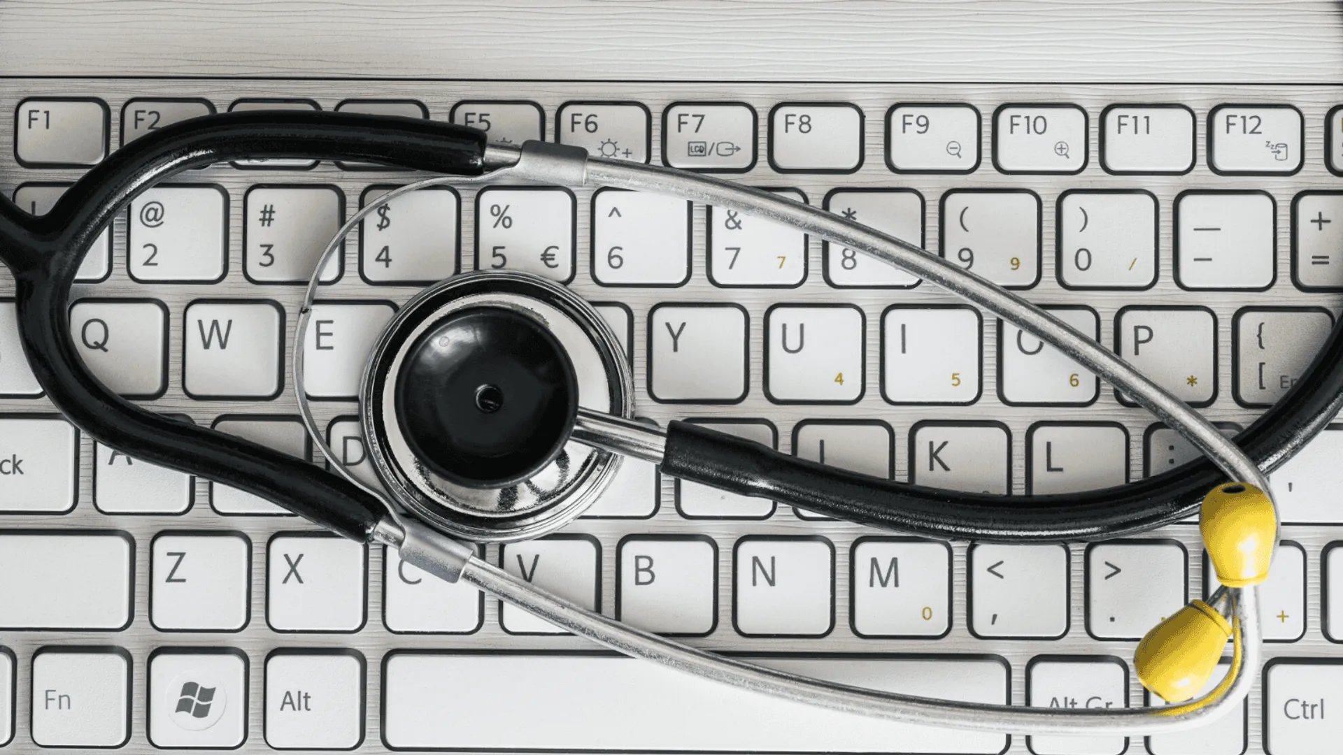 Nowelizacja systemu ubezpieczeń społecznych: Kluczowe zmiany w kontroli zwolnień lekarskich i orzecznictwie