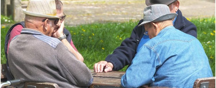 Smutna wiadomość dla seniorów. Zmieniono plany, nie mogą liczyć na wsparcie od rządu