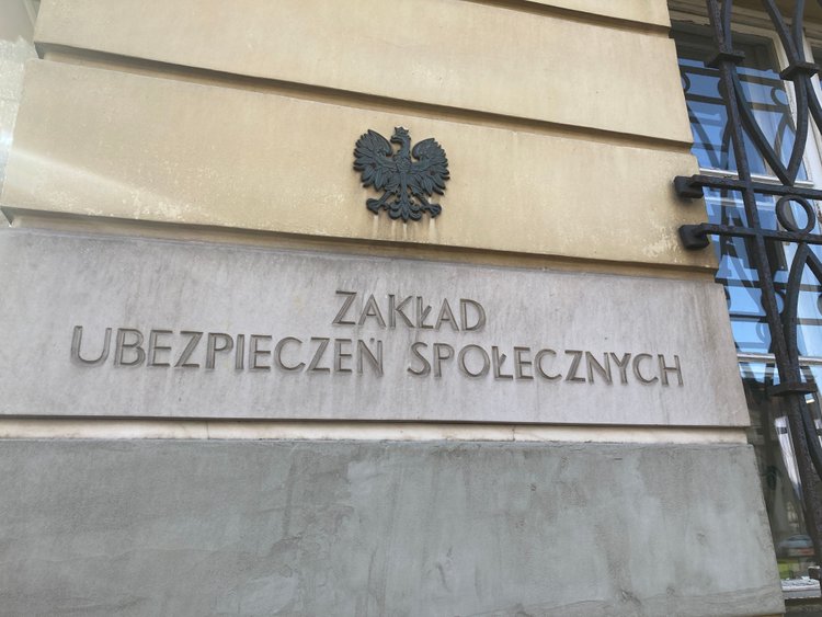 ZUS pilnie przypomina, przedsiębiorcy mają czas tylko do 31 marca. Wielu z nich musi złożyć dodatkowy dokument