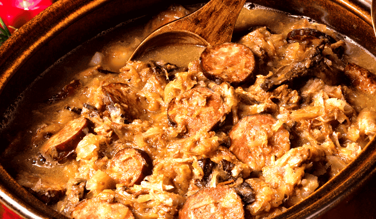 Przypaliłaś bigos? Nic straconego. Wiemy jak go uratować. Babciny trik jest niezawodny