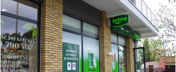 Żabka chwali się nowym produktem. Sieć chce dogodzić nawet wybrednym i oszczędnym klientom