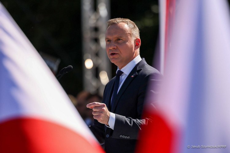 Znaleźli lokalizator w rządowym aucie. Czy urządzenie może być niebezpieczne? Jest komentarz ekspertów