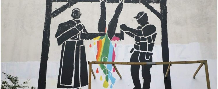 Zamieszczał w sieci homofobiczne wpisy, więc go zwolnili. Sąd będzie mieć trudny orzech do zgryzienia