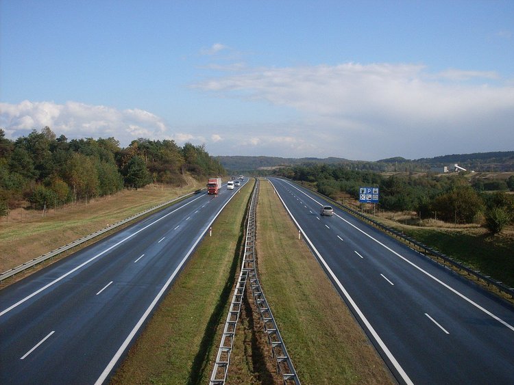 Uwaga kierowcy, nadchodzą utrudnienia. W wakacje ruszą prace na ważnym odcinku autostrady A4