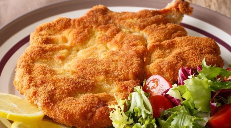 Jak zrobić domowy kotlet drwala? Idealny pomysł na apetyczny obiad